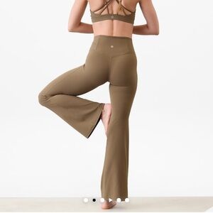 NWT Athleta elation ultra high rise flare pants legginging CLAY size extra small